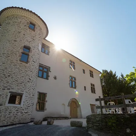 Chateau De L'hom Кемпинг *