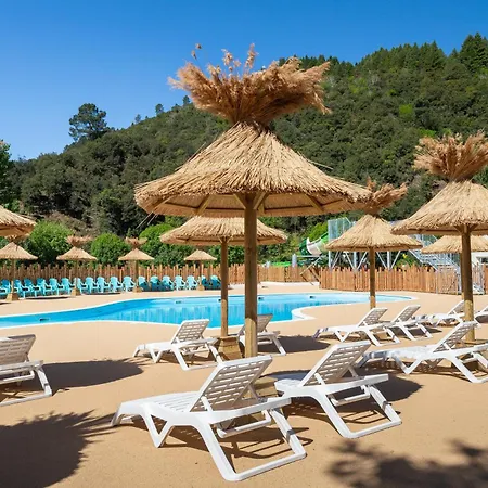 Camping Chateau De L'hom