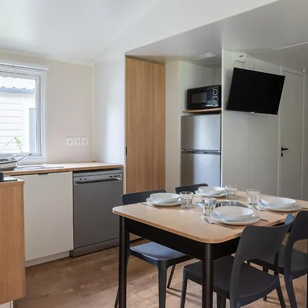 Chateau De L'hom Camping *