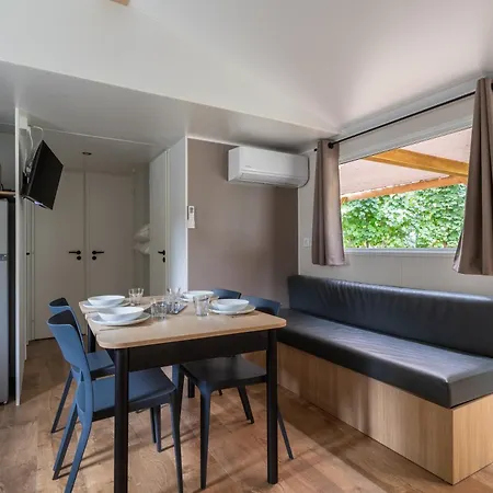 Chateau De L'hom Camping