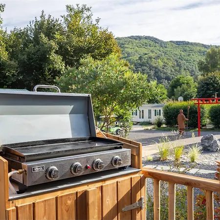 Chateau De L'hom Camping *