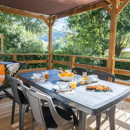 Chateau De L'hom Camping L'Estrechure